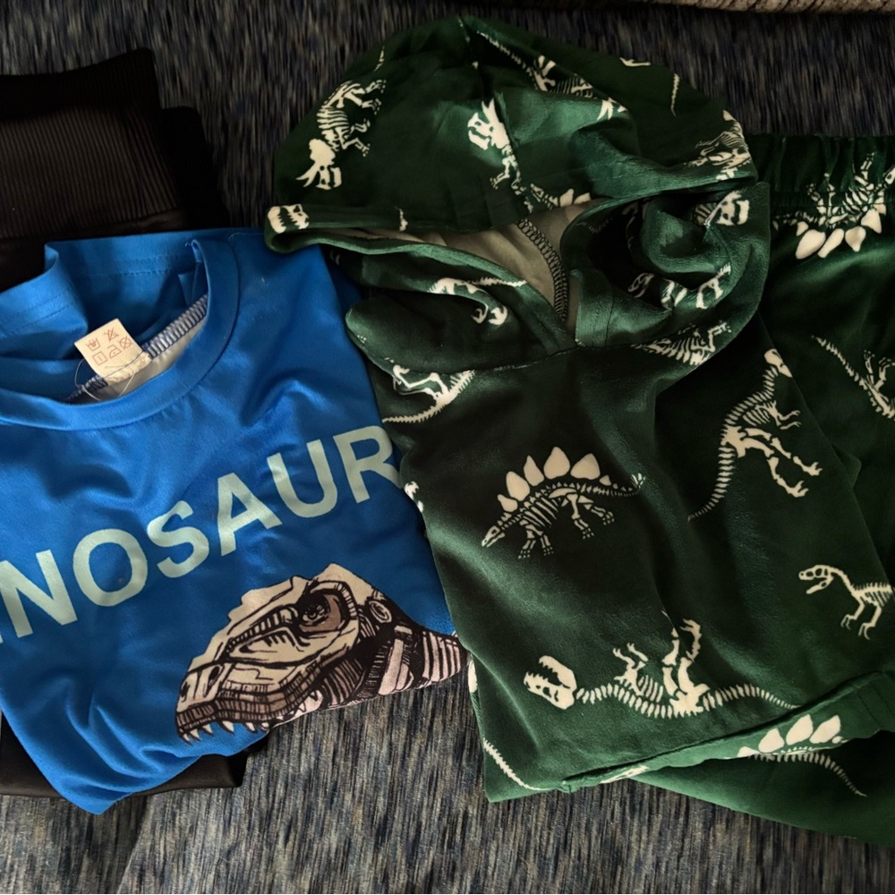 2 sets Dinosaur Print Kids Shirt and Hoodie Set - Blue and Green